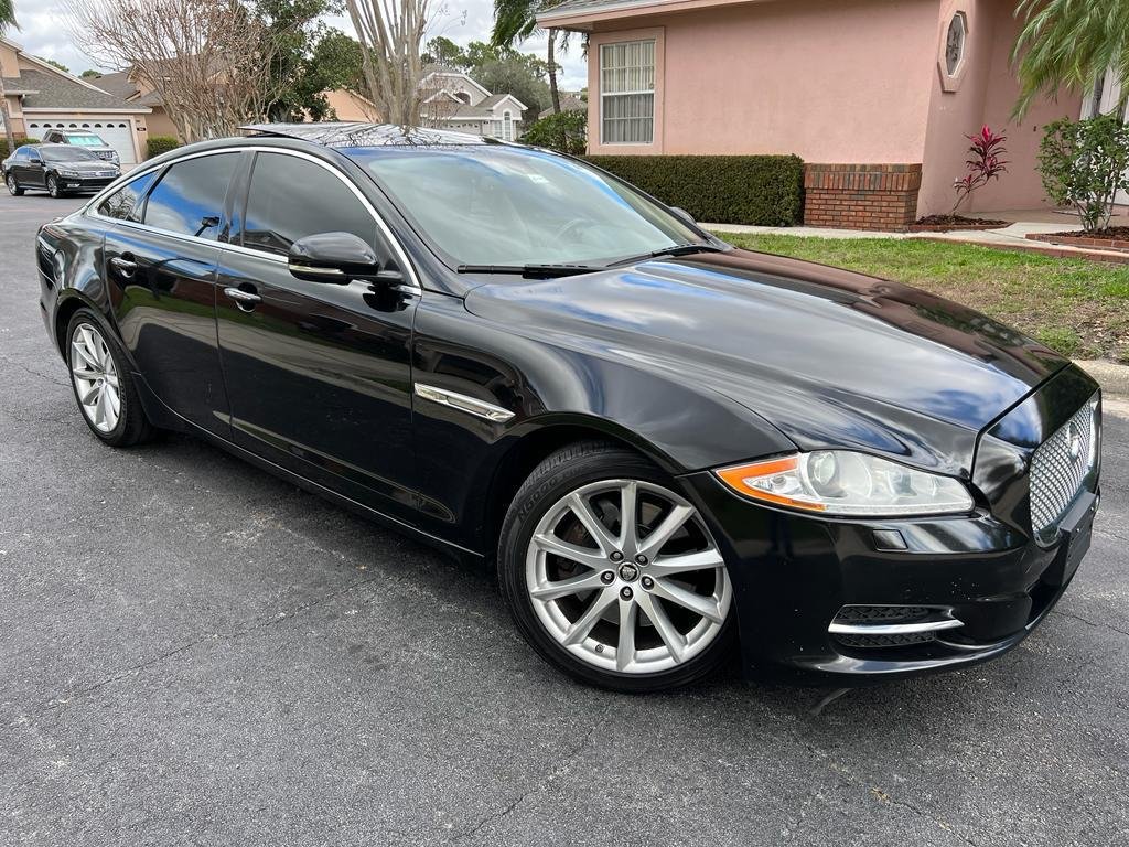 Jaguar XJ